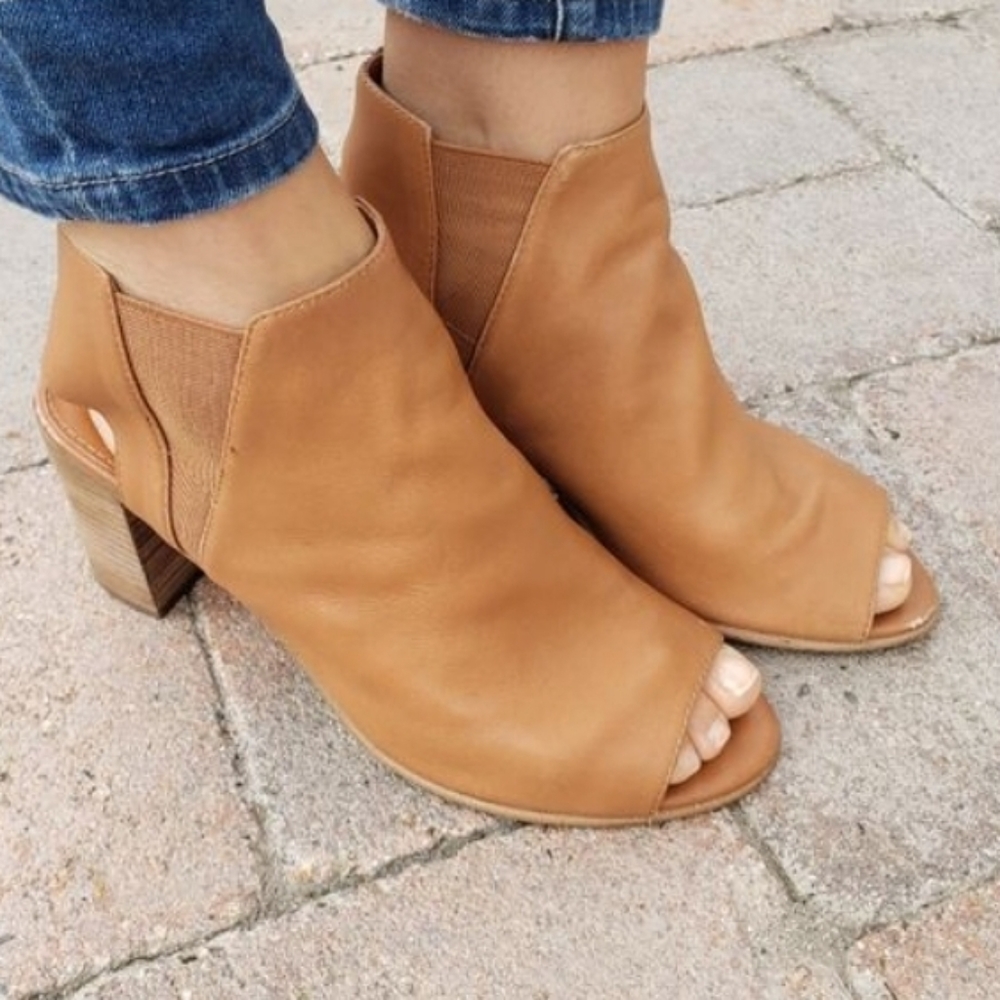 Steve Madden Tan Peep-Toe Block Heel Ankle Booties